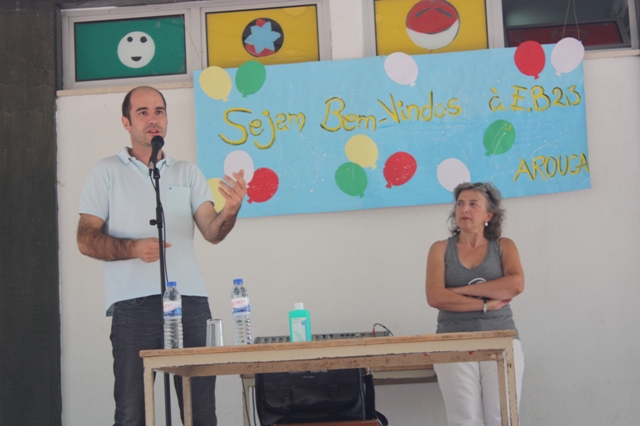 Enf.Serafim falando aos professores sobre a gripe