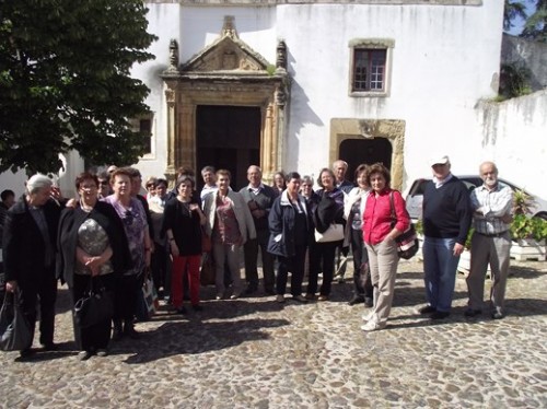 À entrada do Mosteiro de Celas